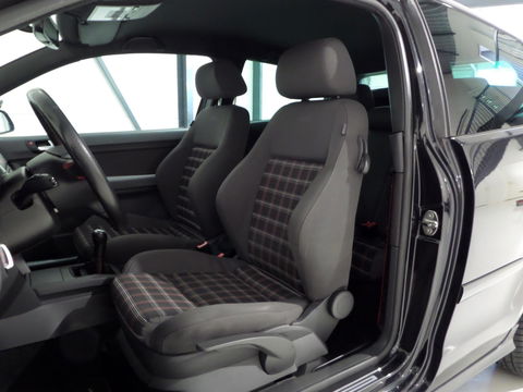 Volkswagen Polo 1.8 GTI "Origineel NL!" Liefhebbersauto in uniek mooie staat! Youngtimer! Climatronic cruise control