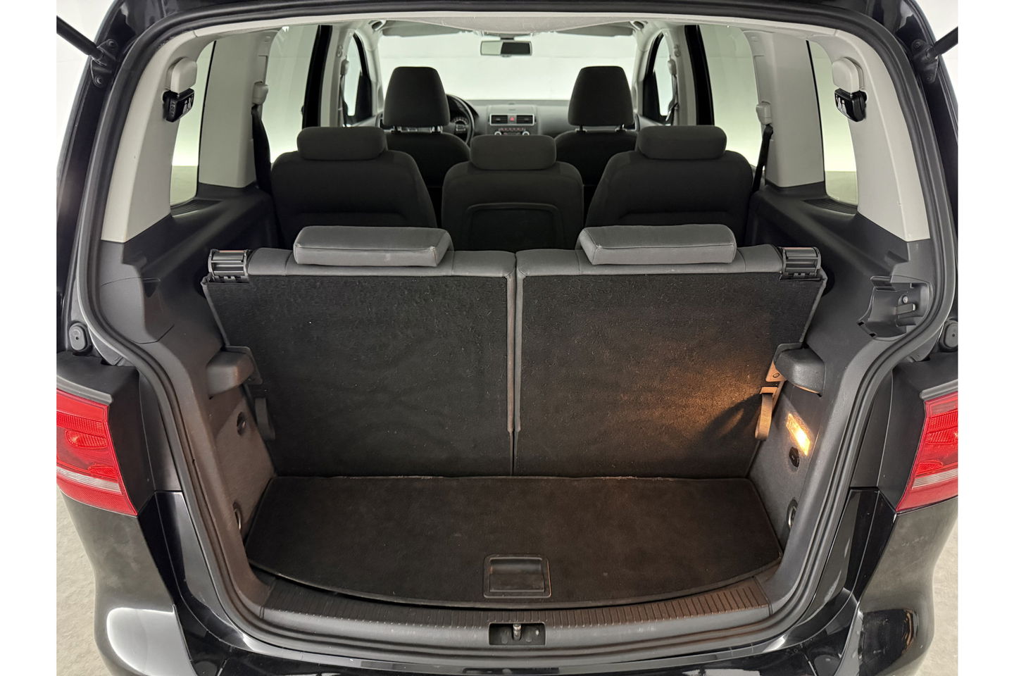 Volkswagen Touran 1.2 TSI | 7 Persoons | Clima Cruisecontrol 17"LMV Parkeersensoren