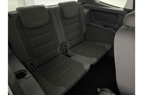 Volkswagen Touran 1.2 TSI | 7 Persoons | Clima Cruisecontrol 17"LMV Parkeersensoren