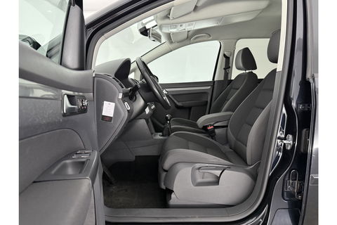 Volkswagen Touran 1.2 TSI | 7 Persoons | Clima Cruisecontrol 17"LMV Parkeersensoren