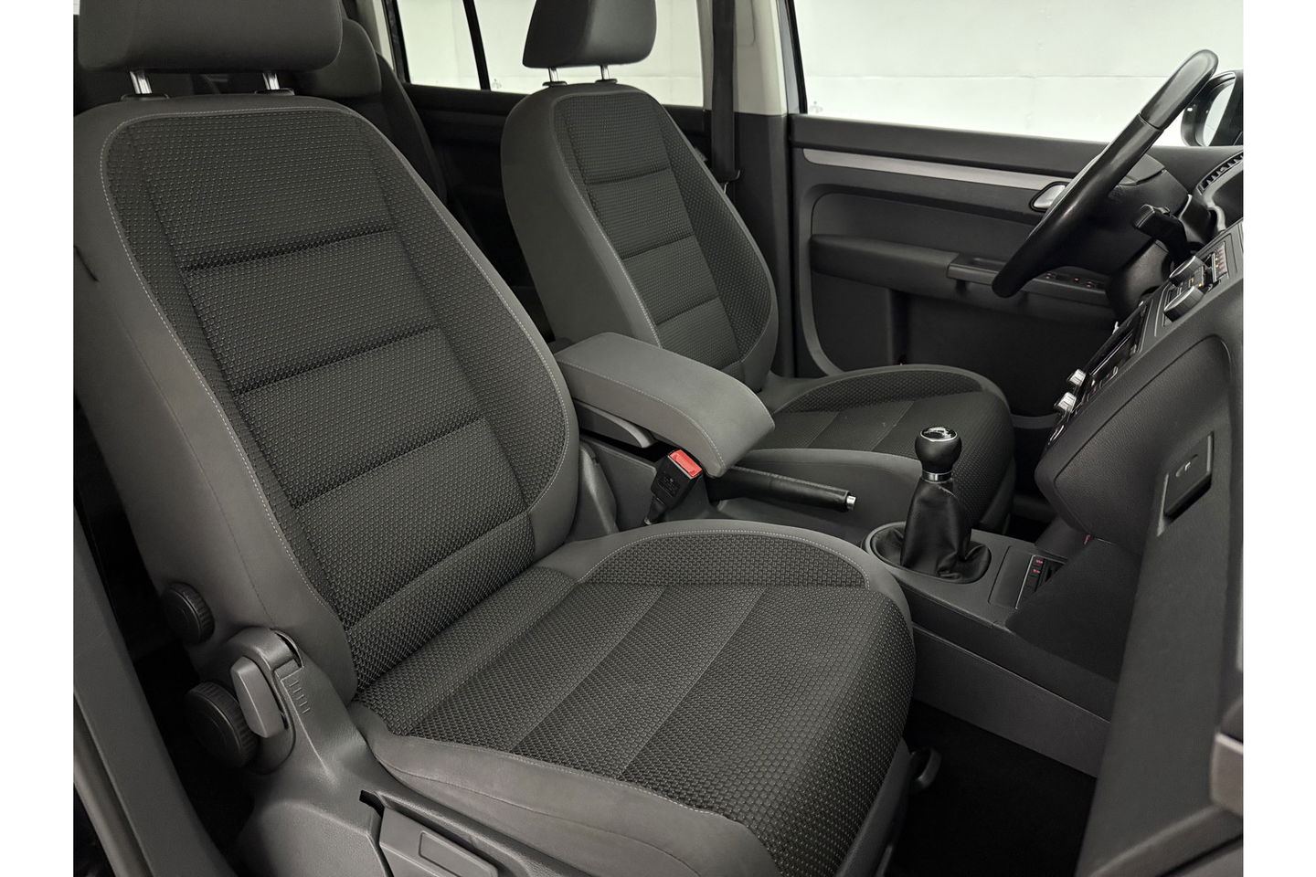 Volkswagen Touran 1.2 TSI | 7 Persoons | Clima Cruisecontrol 17"LMV Parkeersensoren