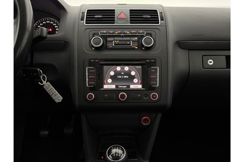Volkswagen Touran 1.2 TSI | 7 Persoons | Clima Cruisecontrol 17"LMV Parkeersensoren