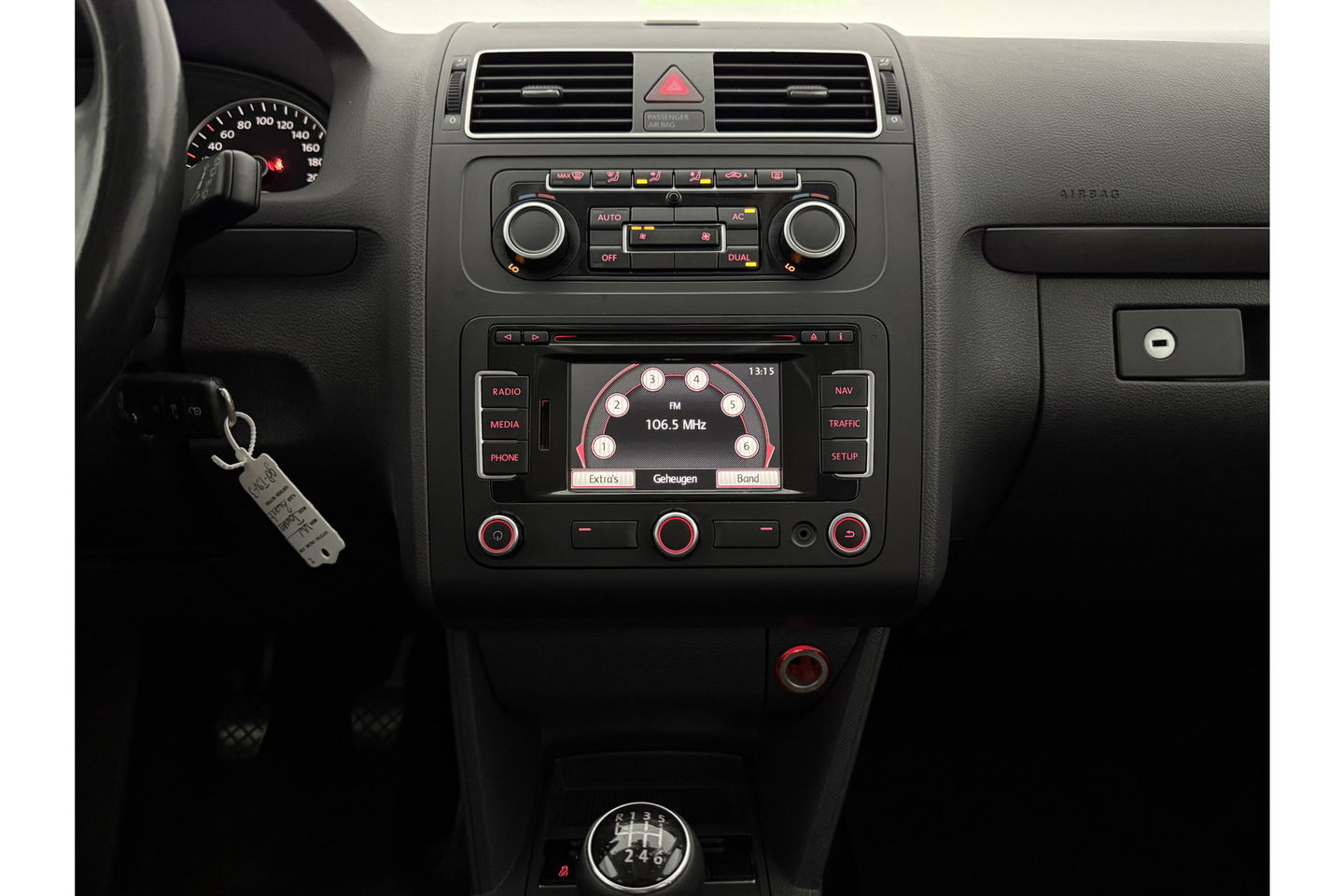 Volkswagen Touran 1.2 TSI | 7 Persoons | Clima Cruisecontrol 17"LMV Parkeersensoren