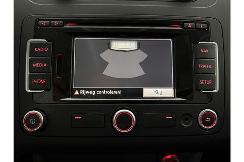 Volkswagen Touran 1.2 TSI | 7 Persoons | Clima Cruisecontrol 17"LMV Parkeersensoren