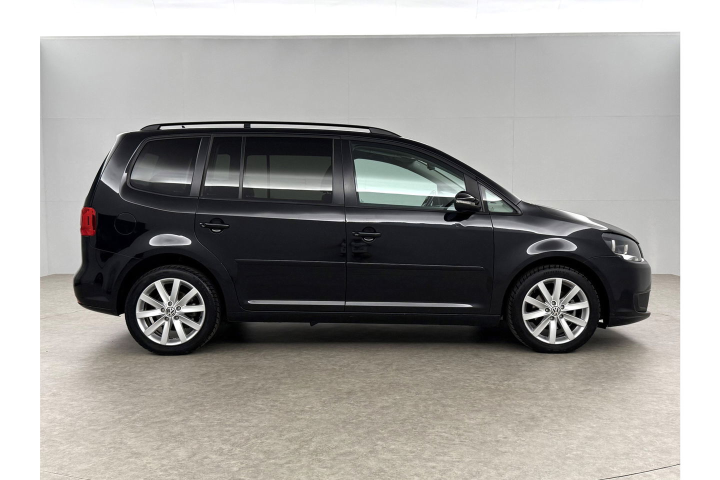 Volkswagen Touran 1.2 TSI | 7 Persoons | Clima Cruisecontrol 17"LMV Parkeersensoren