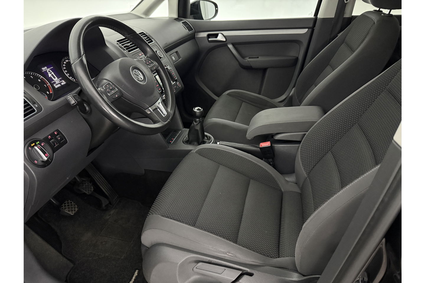 Volkswagen Touran 1.2 TSI | 7 Persoons | Clima Cruisecontrol 17"LMV Parkeersensoren