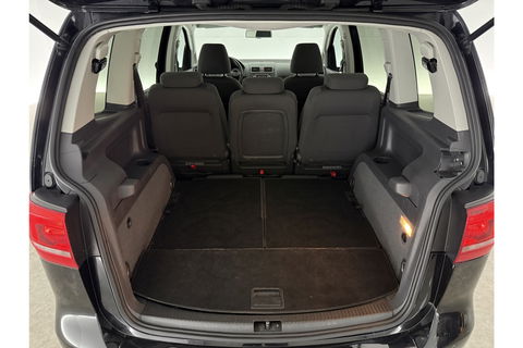 Volkswagen Touran 1.2 TSI | 7 Persoons | Clima Cruisecontrol 17"LMV Parkeersensoren