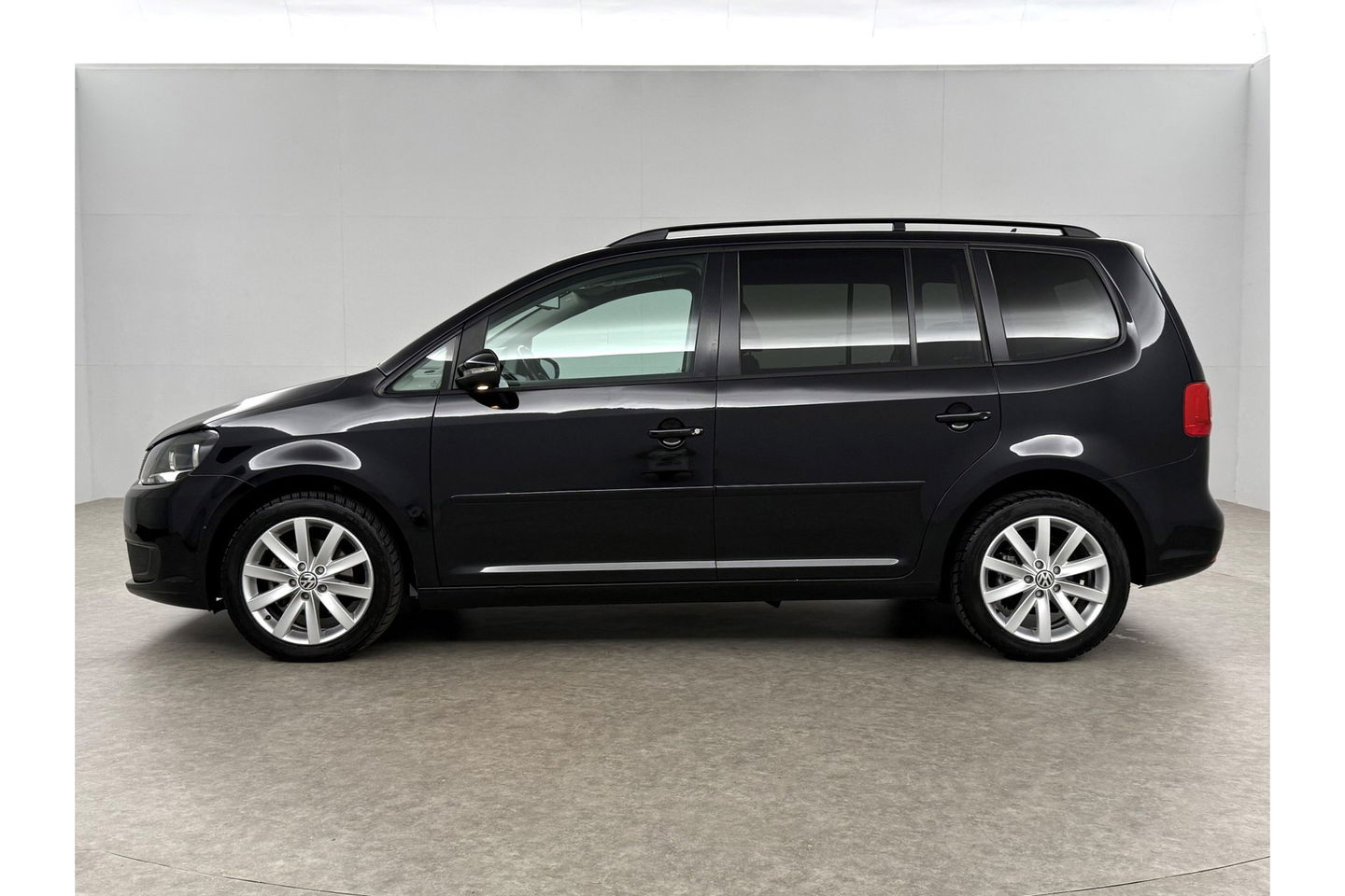 Volkswagen Touran 1.2 TSI | 7 Persoons | Clima Cruisecontrol 17"LMV Parkeersensoren