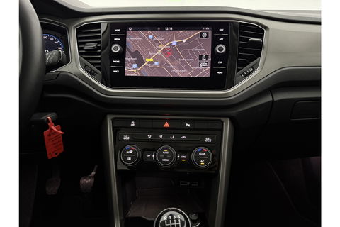 Volkswagen T-Roc 1.0 TSI Style Business LED Carplay Clima ACC Virtual Parelmoer 17"LMV Navigatie Parkeersensoren