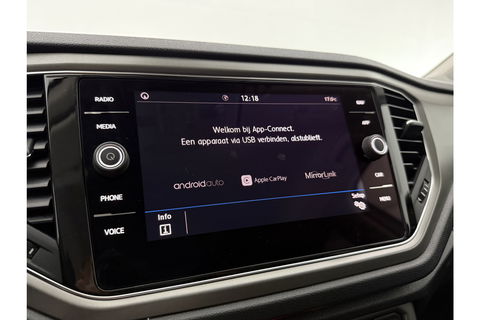 Volkswagen T-Roc 1.0 TSI Style Business LED Carplay Clima ACC Virtual Parelmoer 17"LMV Navigatie Parkeersensoren