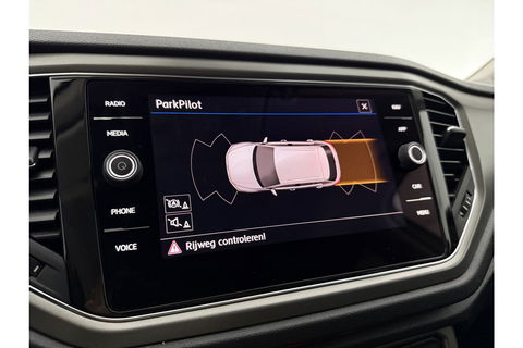 Volkswagen T-Roc 1.0 TSI Style Business LED Carplay Clima ACC Virtual Parelmoer 17"LMV Navigatie Parkeersensoren