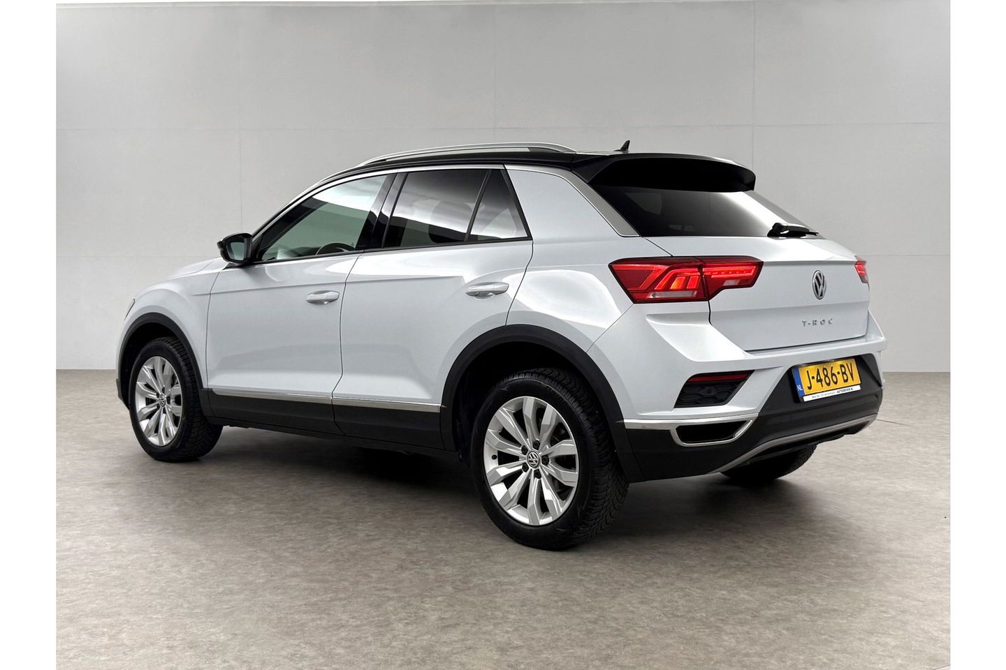 Volkswagen T-Roc 1.0 TSI Style Business LED Carplay Clima ACC Virtual Parelmoer 17"LMV Navigatie Parkeersensoren