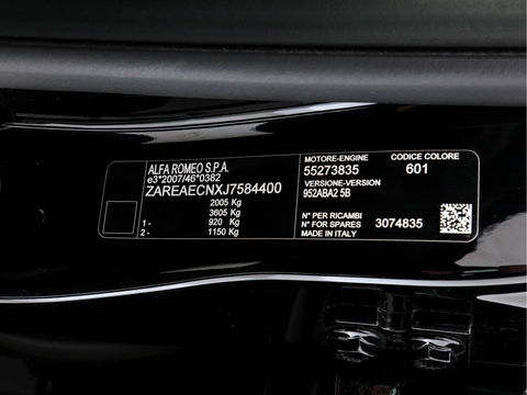 Alfa Romeo Giulia 2.0T Super Black-Line 200 Pk Aut. *NAVI-FULLMAP | 1/2-LEATHER | DAB | ECC | PDC | CRUISE | COMFORT-SEATS | BREMSA-BRAKES | 17"ALU*.