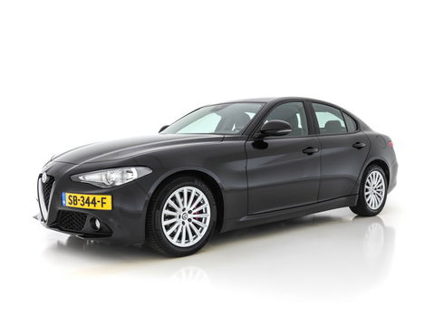 Alfa Romeo Giulia 2.0T Super Black-Line 200 Pk Aut. *NAVI-FULLMAP | 1/2-LEATHER | DAB | ECC | PDC | CRUISE | COMFORT-SEATS | BREMSA-BRAKES | 17"ALU*.