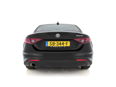 Alfa Romeo Giulia 2.0T Super Black-Line 200 Pk Aut. *NAVI-FULLMAP | 1/2-LEATHER | DAB | ECC | PDC | CRUISE | COMFORT-SEATS | BREMSA-BRAKES | 17"ALU*.