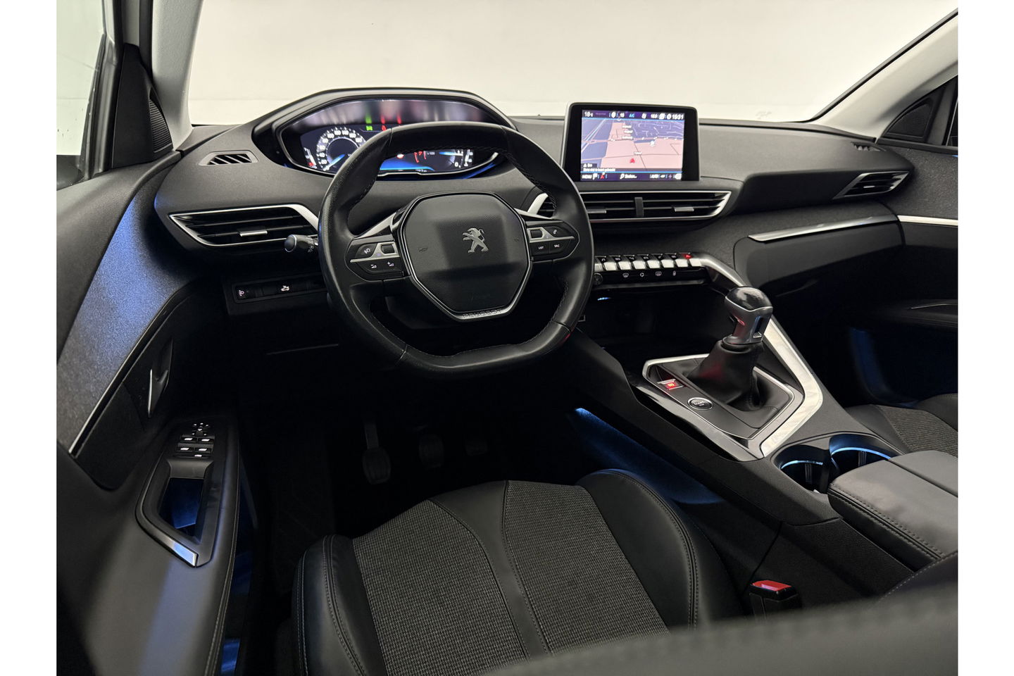 Peugeot 3008 1.2 PureTech 360Camera Virtual Trekhaak LED Clima Carplay Cruise Navi PDC 19"LMV