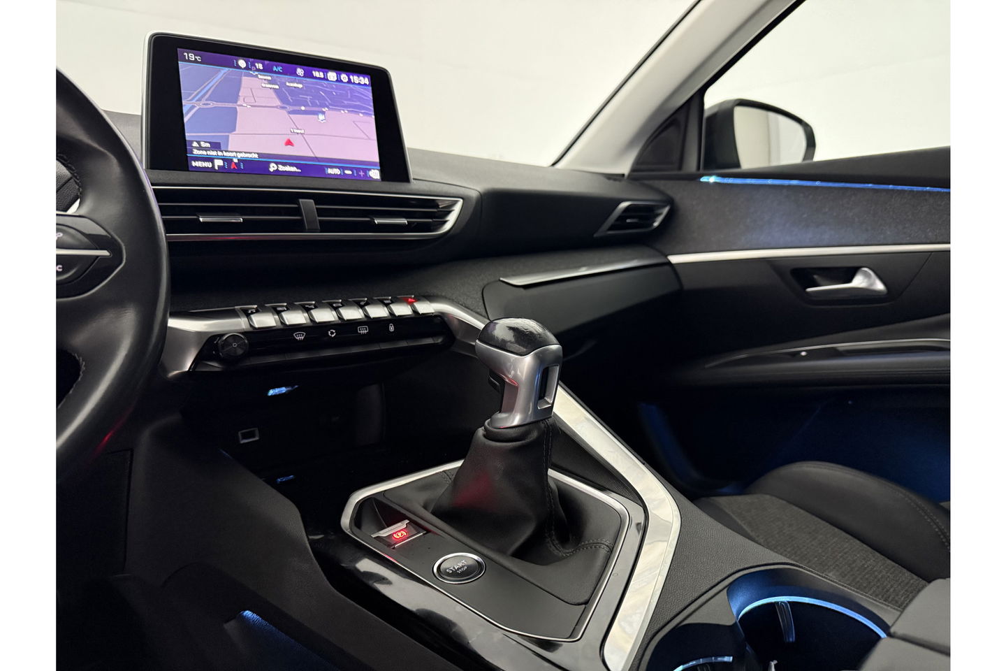 Peugeot 3008 1.2 PureTech 360Camera Virtual Trekhaak LED Clima Carplay Cruise Navi PDC 19"LMV