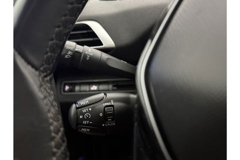 Peugeot 3008 1.2 PureTech 360Camera Virtual Trekhaak LED Clima Carplay Cruise Navi PDC 19"LMV