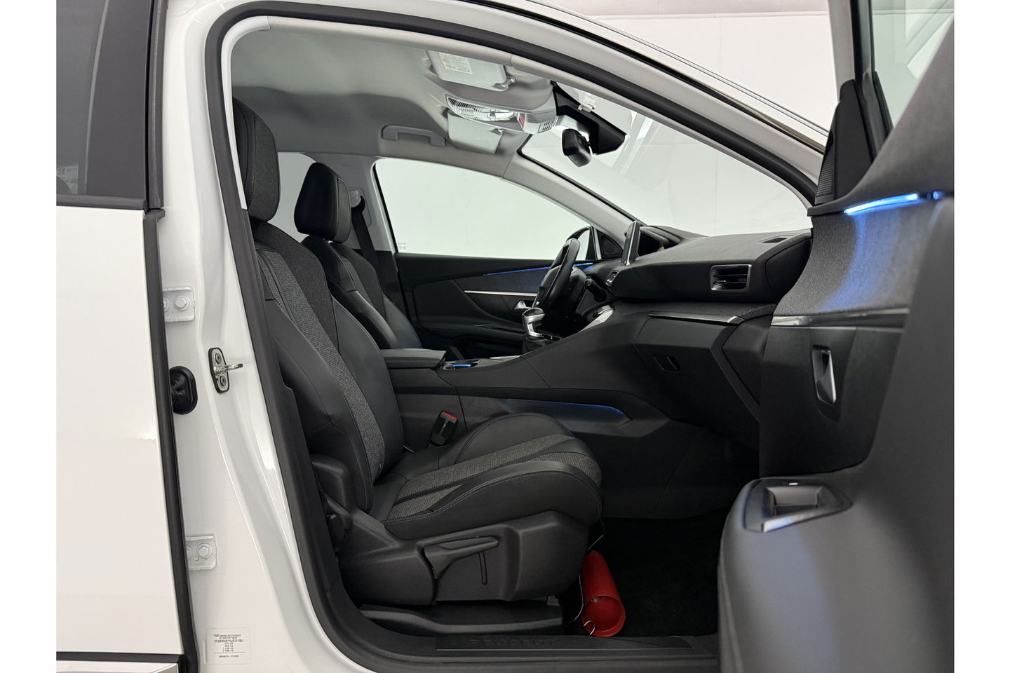 Peugeot 3008 1.2 PureTech 360Camera Virtual Trekhaak LED Clima Carplay Cruise Navi PDC 19"LMV