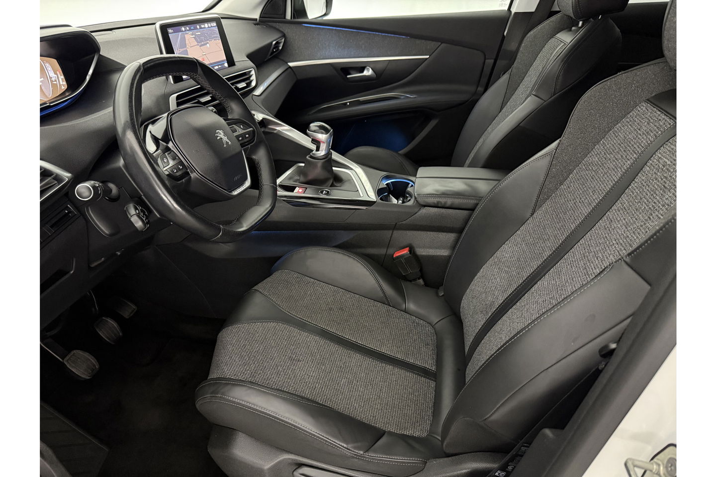 Peugeot 3008 1.2 PureTech 360Camera Virtual Trekhaak LED Clima Carplay Cruise Navi PDC 19"LMV