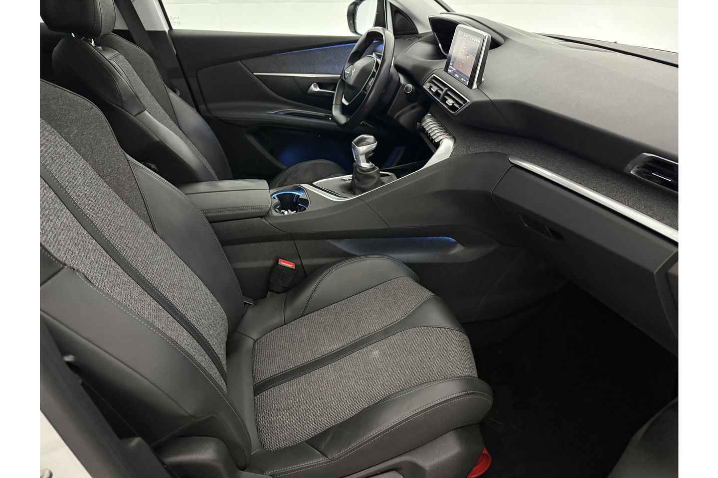 Peugeot 3008 1.2 PureTech 360Camera Virtual Trekhaak LED Clima Carplay Cruise Navi PDC 19"LMV