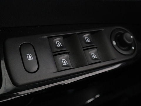 Renault Captur 1.2 TCe Dynamique | Automaat | Navigatie | Achteruitrijcamera  |Cruise Control | keyless entry | LED | LMV