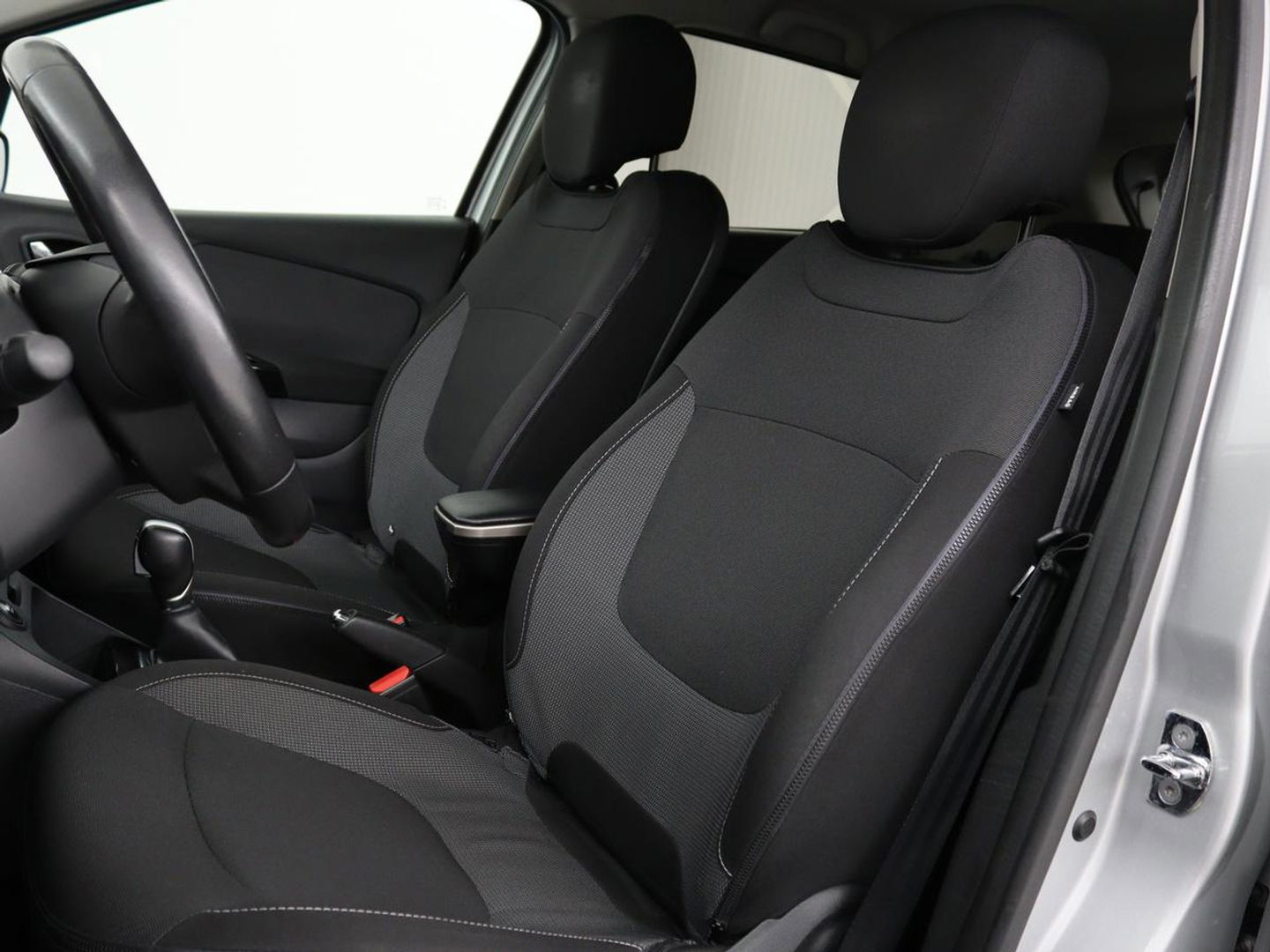 Renault Captur 1.2 TCe Dynamique | Automaat | Navigatie | Achteruitrijcamera  |Cruise Control | keyless entry | LED | LMV