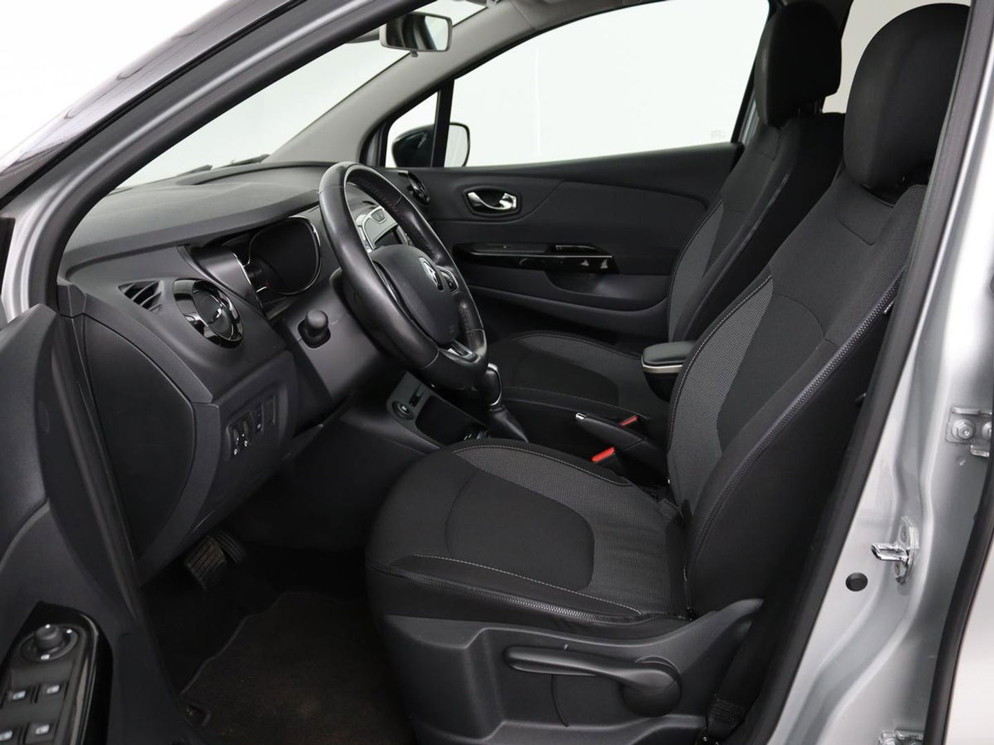 Renault Captur 1.2 TCe Dynamique | Automaat | Navigatie | Achteruitrijcamera  |Cruise Control | keyless entry | LED | LMV