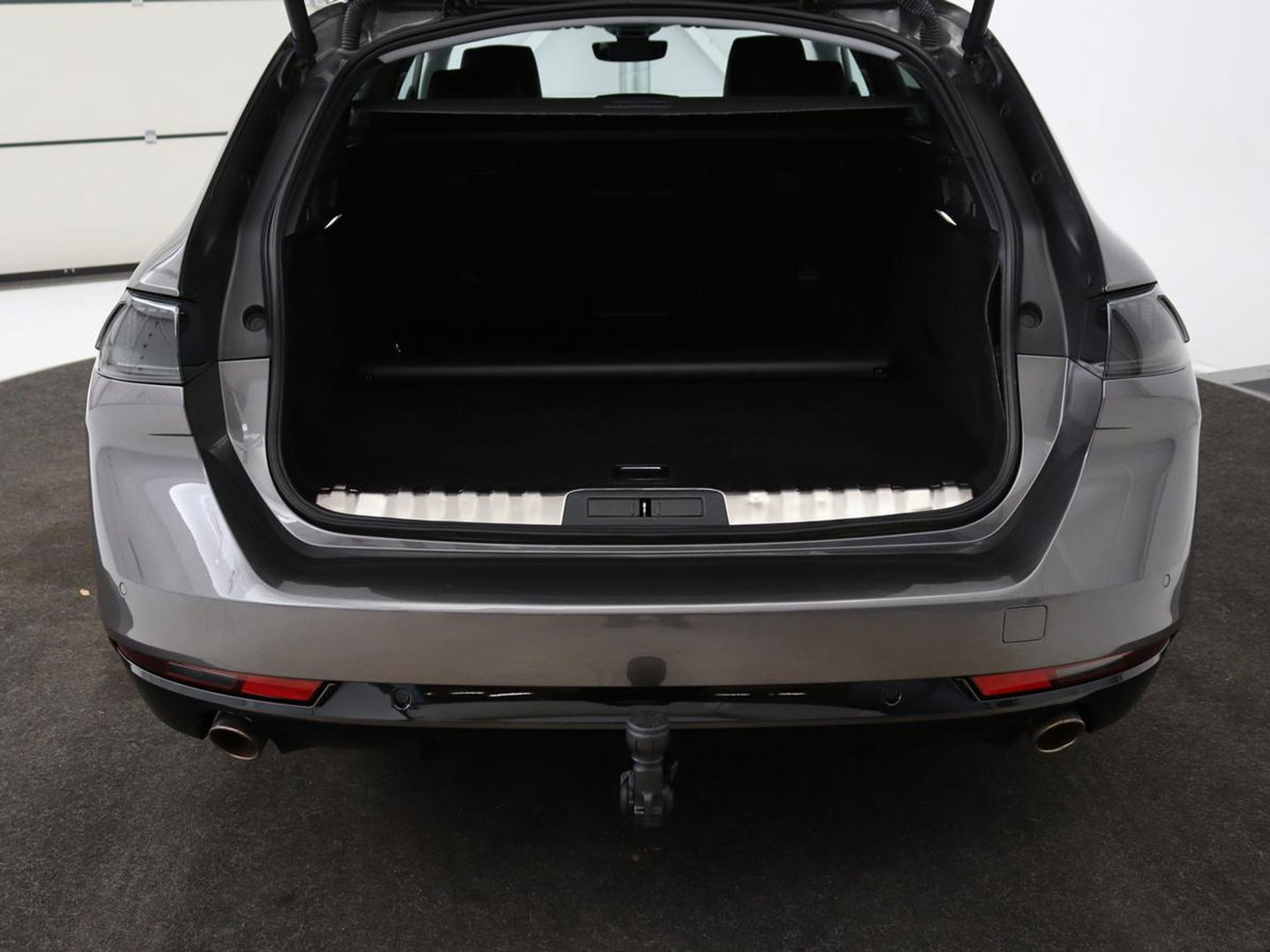 Peugeot 508 1.6 PureTech Blue Lease Allure Avantage | Trekhaak | Sfeerverlichting | Apple CarPlay | Navigatie | Stoelverwarming | Achteruitrijcamera | Cruise Control Adaptief | LMV
