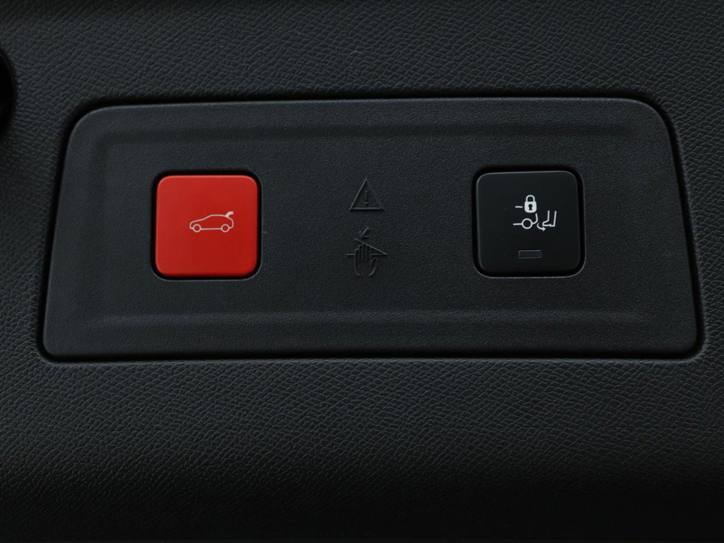 Peugeot 508 1.6 PureTech Blue Lease Allure Avantage | Trekhaak | Sfeerverlichting | Apple CarPlay | Navigatie | Stoelverwarming | Achteruitrijcamera | Cruise Control Adaptief | LMV