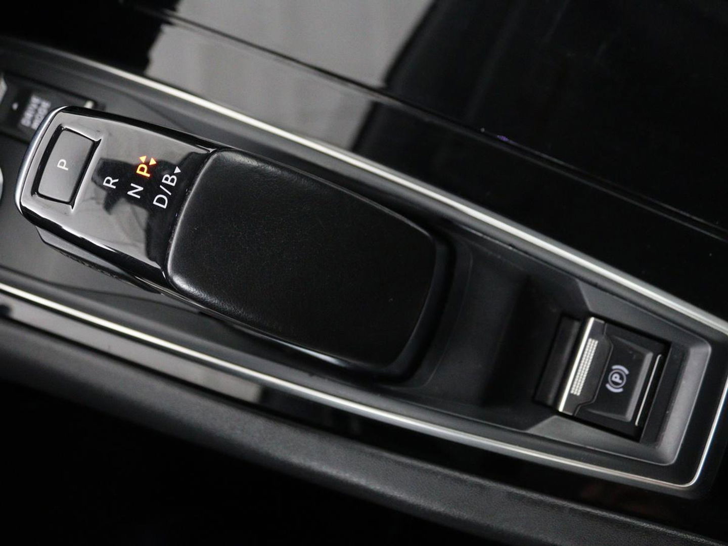 Peugeot 508 1.6 PureTech Blue Lease Allure Avantage | Trekhaak | Sfeerverlichting | Apple CarPlay | Navigatie | Stoelverwarming | Achteruitrijcamera | Cruise Control Adaptief | LMV