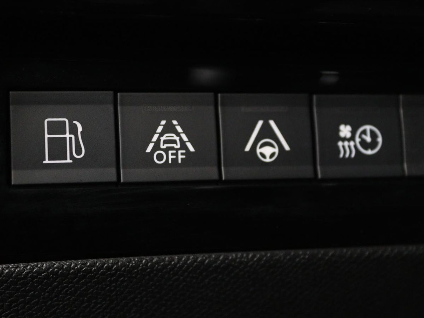 Peugeot 508 1.6 PureTech Blue Lease Allure Avantage | Trekhaak | Sfeerverlichting | Apple CarPlay | Navigatie | Stoelverwarming | Achteruitrijcamera | Cruise Control Adaptief | LMV