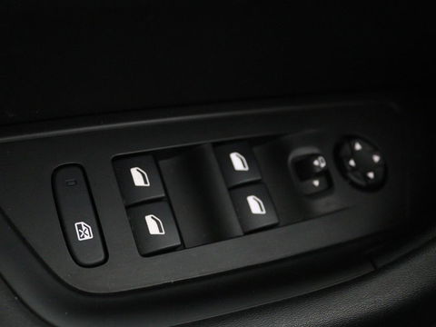 Peugeot 508 1.6 PureTech Blue Lease Allure Avantage | Trekhaak | Sfeerverlichting | Apple CarPlay | Navigatie | Stoelverwarming | Achteruitrijcamera | Cruise Control Adaptief | LMV