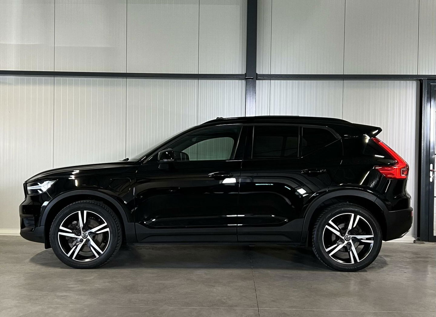 Volvo XC40 1.5 T5 Twin Engine R-Design Pano Trekhaak Camera