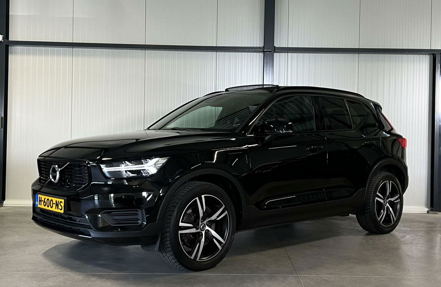 Volvo XC40 1.5 T5 Twin Engine R-Design Pano Trekhaak Camera