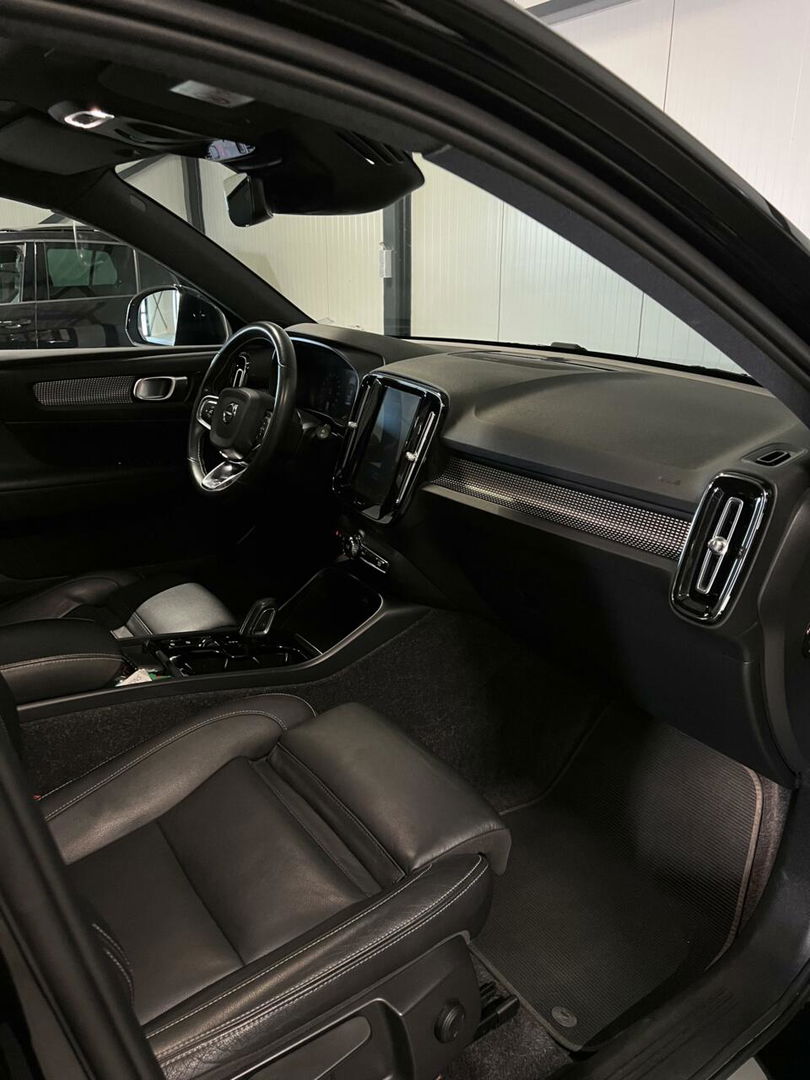 Volvo XC40 1.5 T5 Twin Engine R-Design Pano Trekhaak Camera