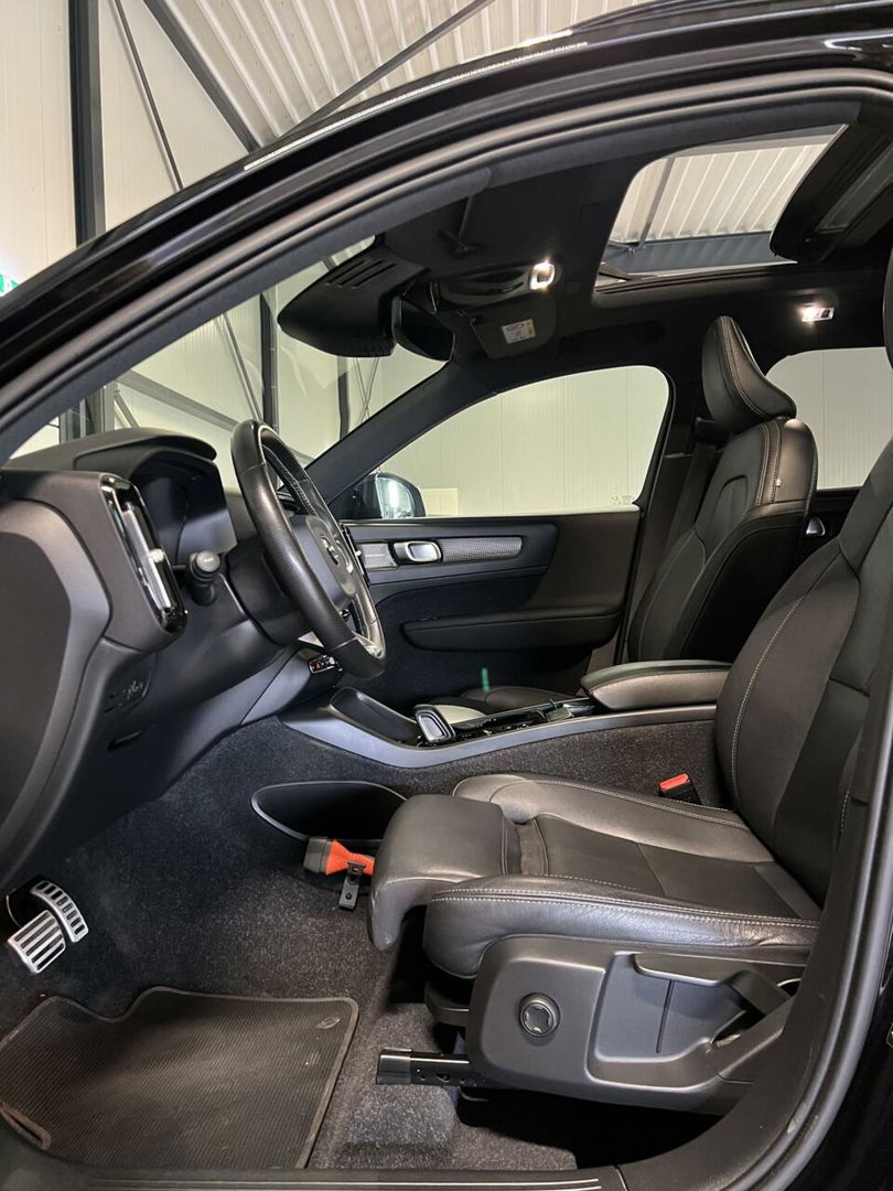 Volvo XC40 1.5 T5 Twin Engine R-Design Pano Trekhaak Camera