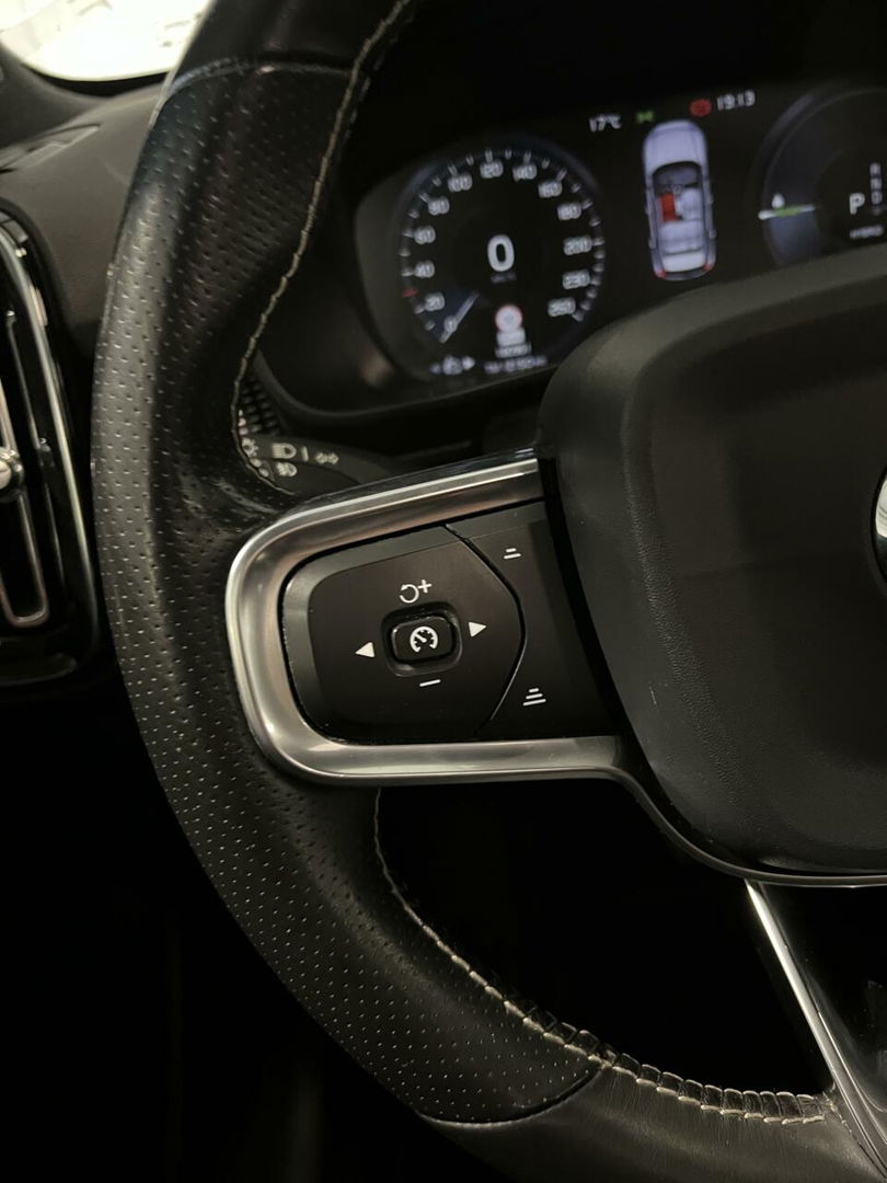 Volvo XC40 1.5 T5 Twin Engine R-Design Pano Trekhaak Camera