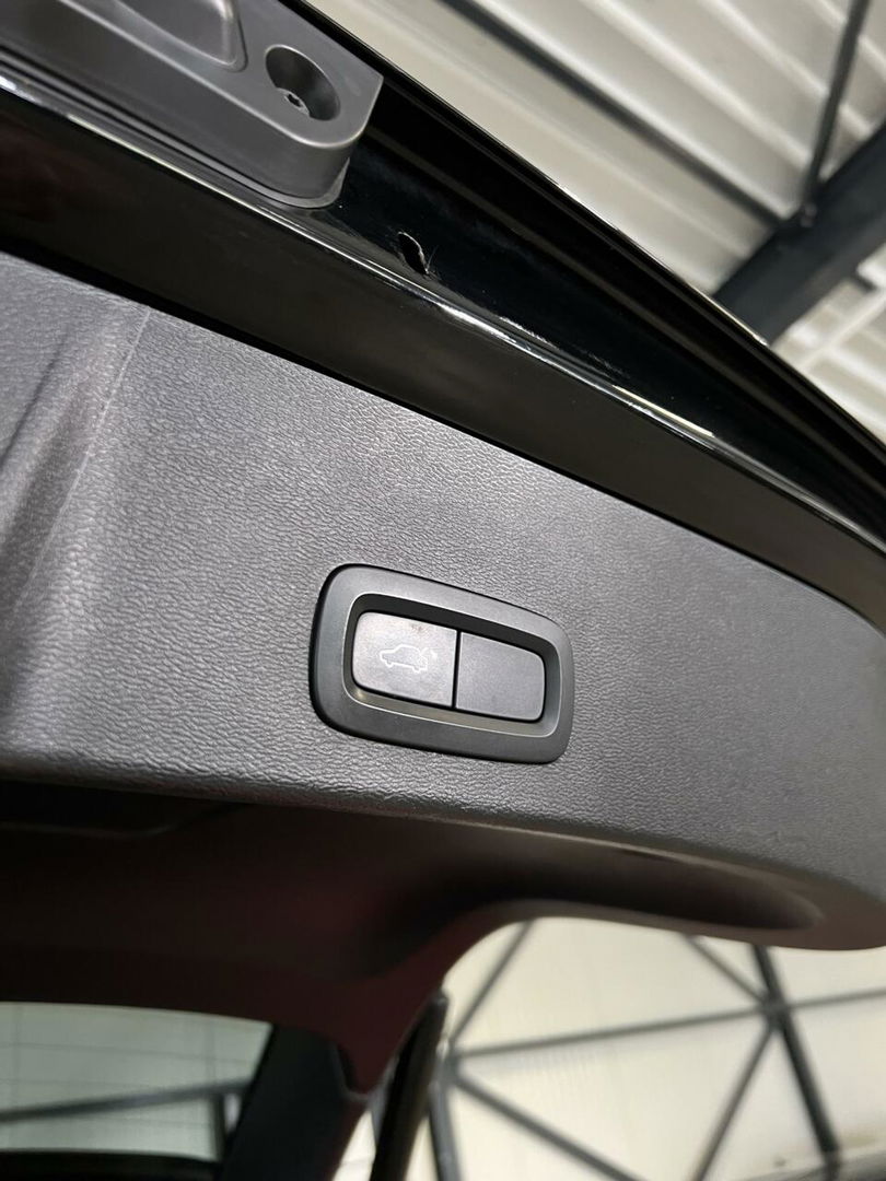 Volvo XC40 1.5 T5 Twin Engine R-Design Pano Trekhaak Camera