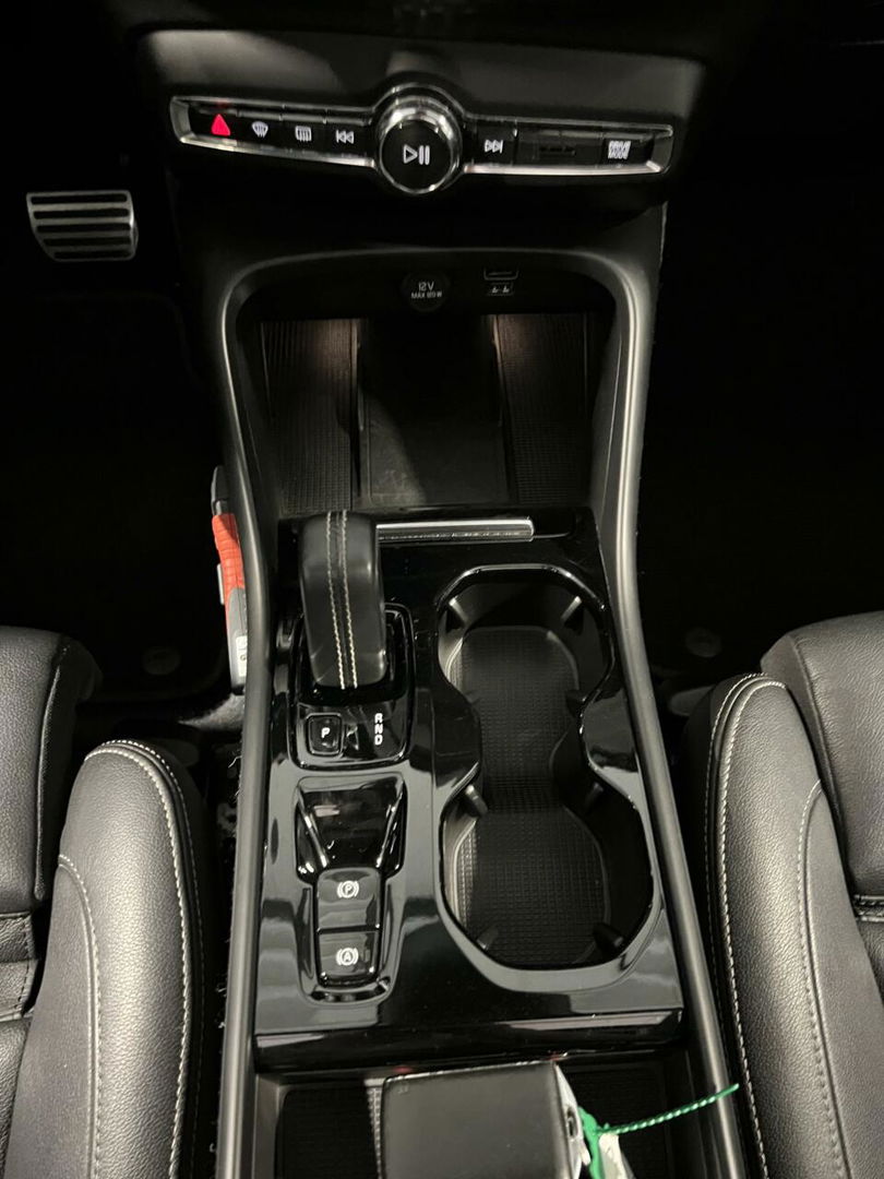 Volvo XC40 1.5 T5 Twin Engine R-Design Pano Trekhaak Camera