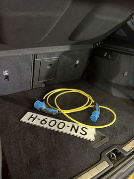 Volvo XC40 1.5 T5 Twin Engine R-Design Pano Trekhaak Camera