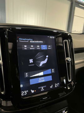 Volvo XC40 1.5 T5 Twin Engine R-Design Pano Trekhaak Camera