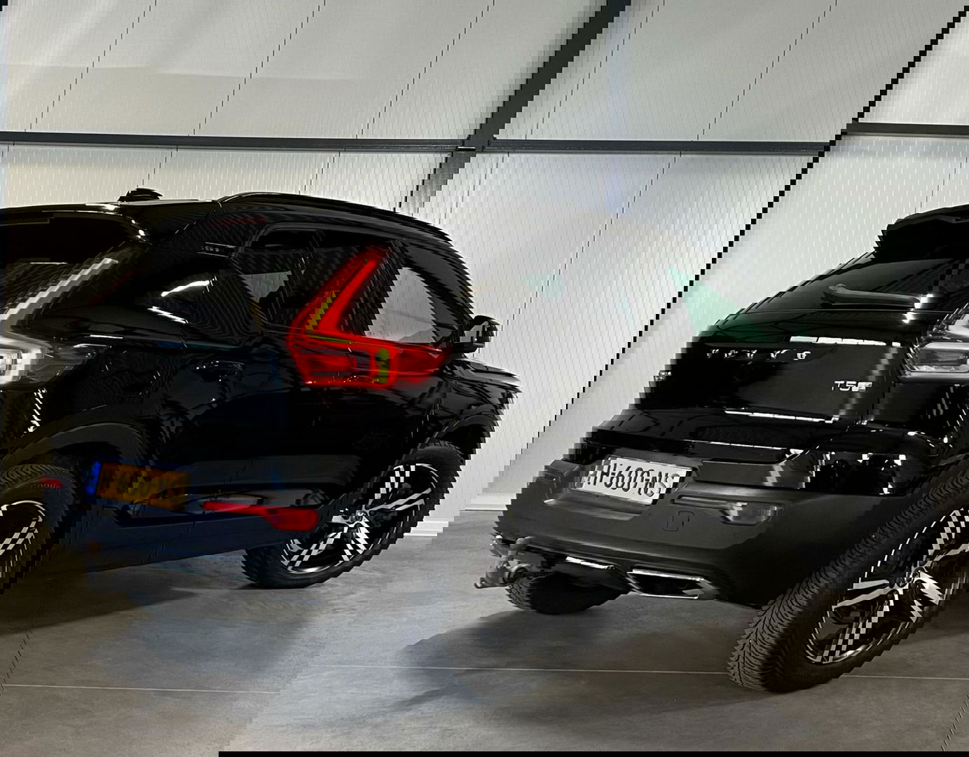 Volvo XC40 1.5 T5 Twin Engine R-Design Pano Trekhaak Camera
