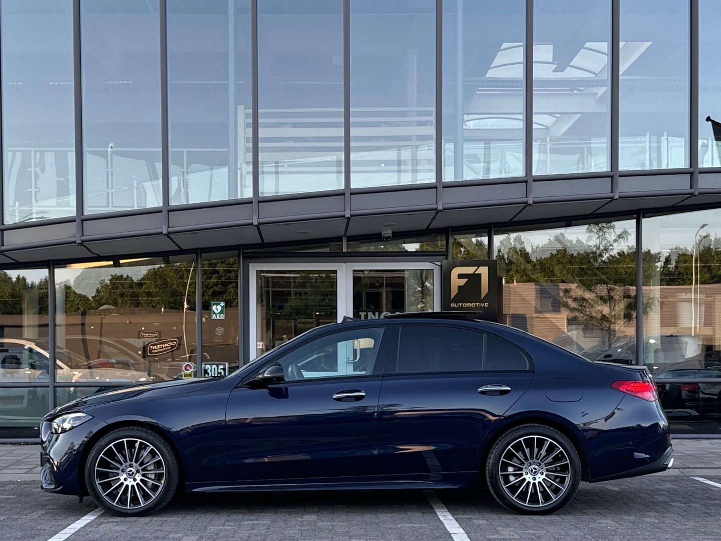 Mercedes-Benz C-Klasse 300 e AMG Pano|Burm|Memory|360cam|HuD