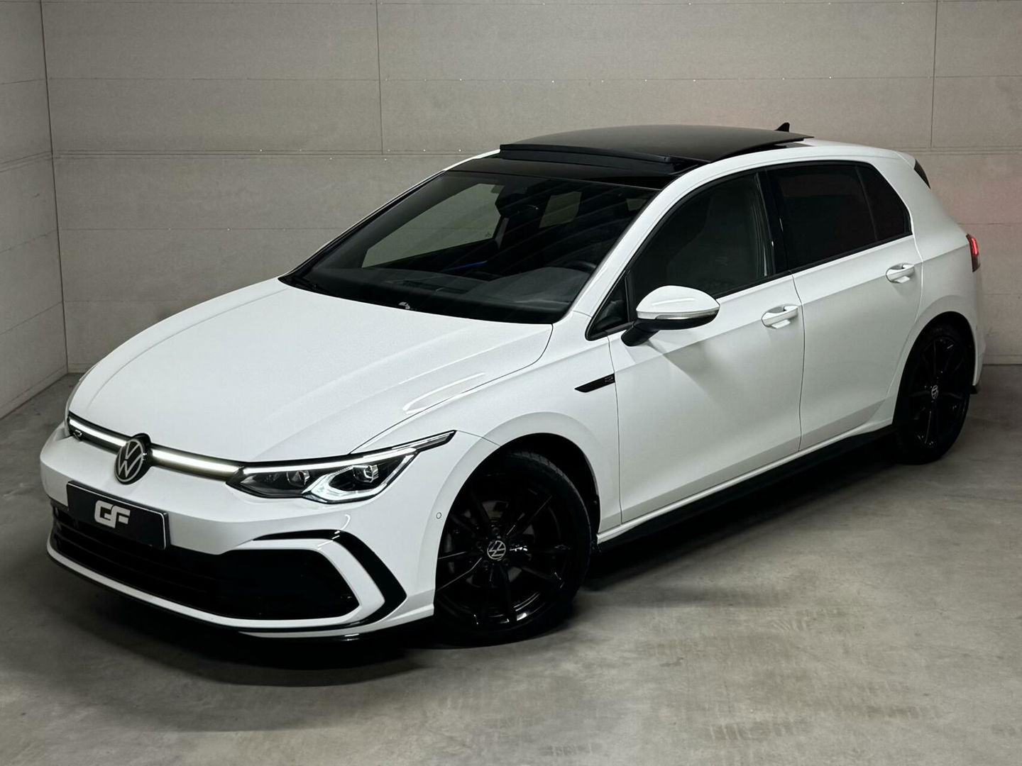 Volkswagen Golf 1.5 eTSI 3x R-Line Pano Carplay Sfeer ACC NAP