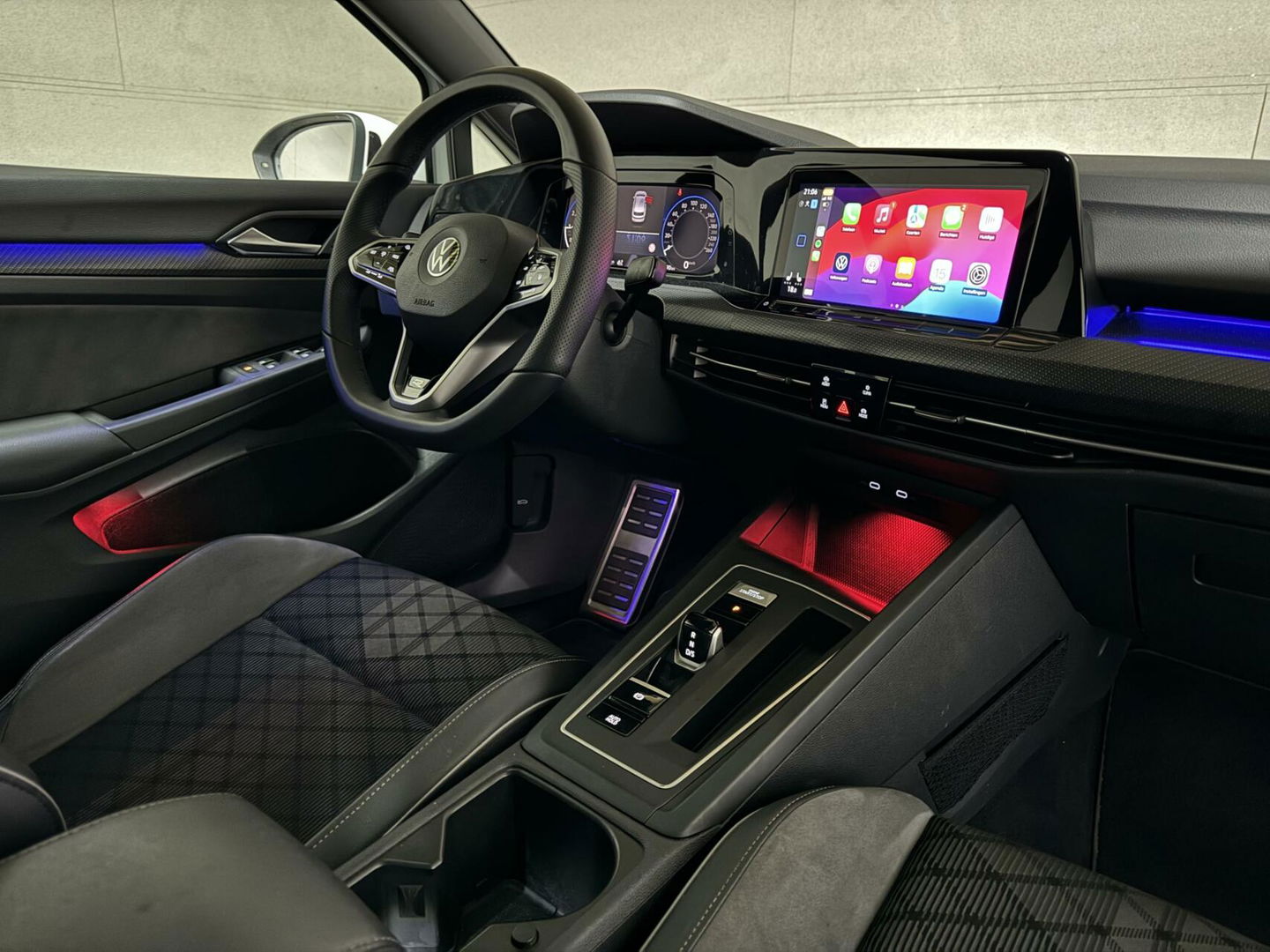 Volkswagen Golf 1.5 eTSI 3x R-Line Pano Carplay Sfeer ACC NAP