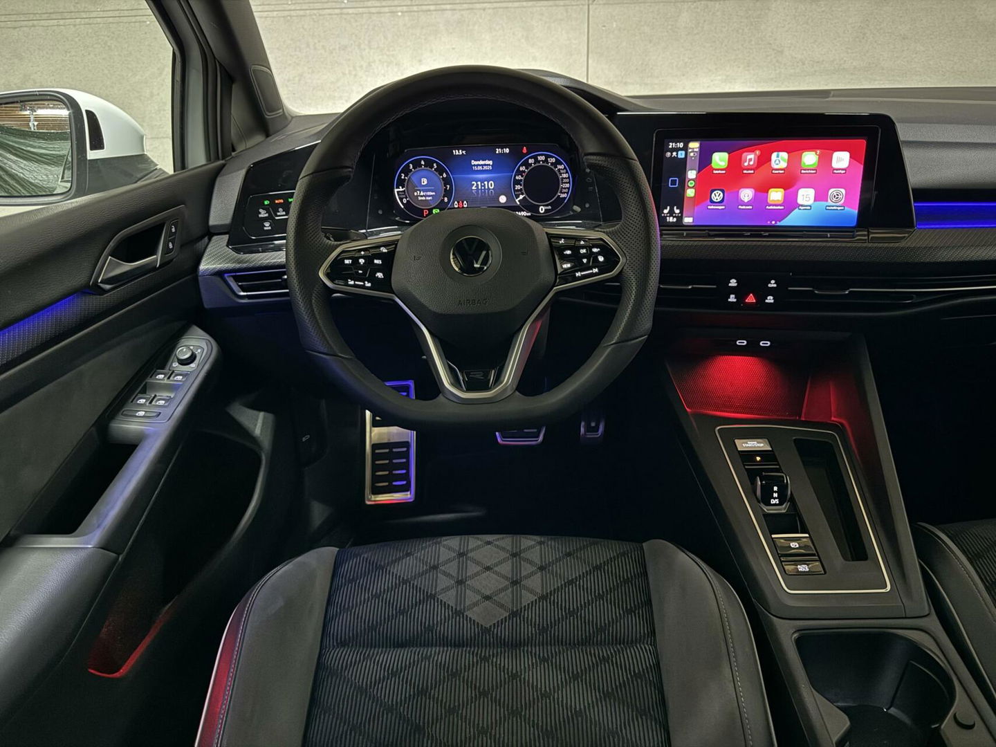 Volkswagen Golf 1.5 eTSI 3x R-Line Pano Carplay Sfeer ACC NAP