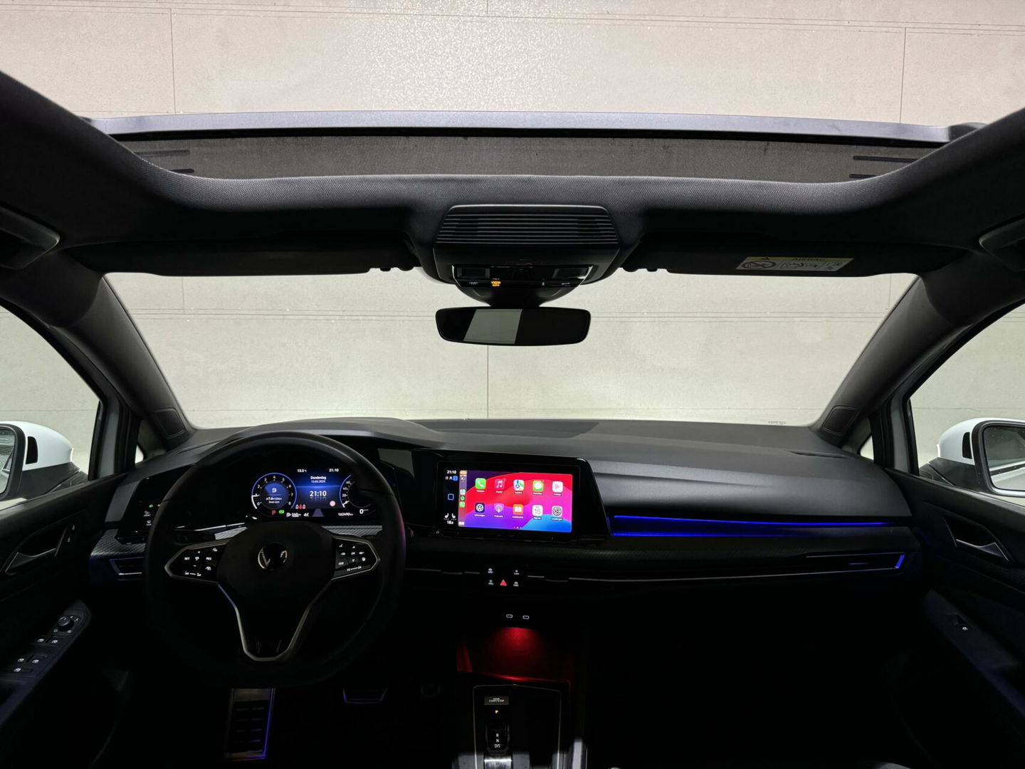 Volkswagen Golf 1.5 eTSI 3x R-Line Pano Carplay Sfeer ACC NAP