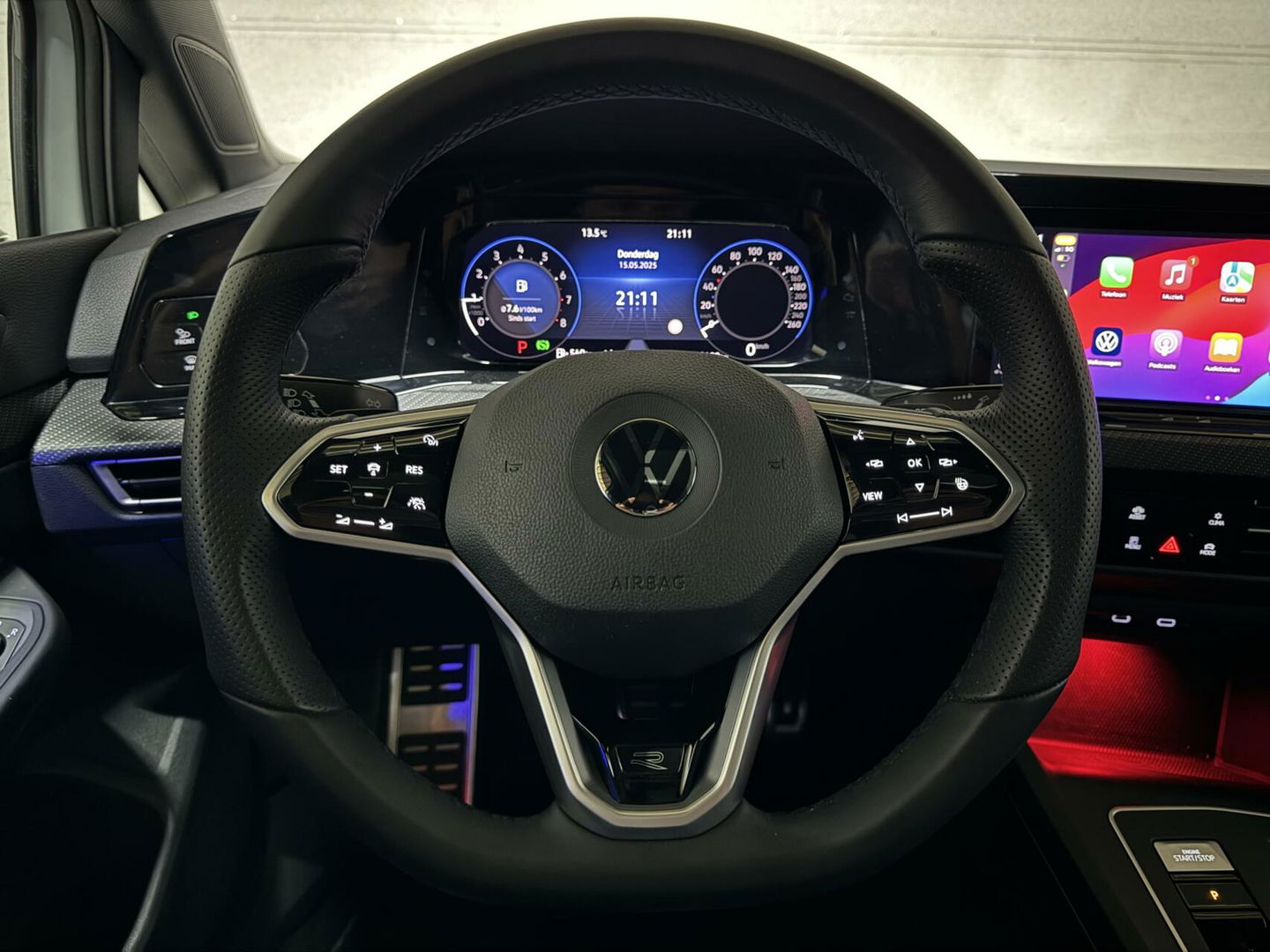 Volkswagen Golf 1.5 eTSI 3x R-Line Pano Carplay Sfeer ACC NAP