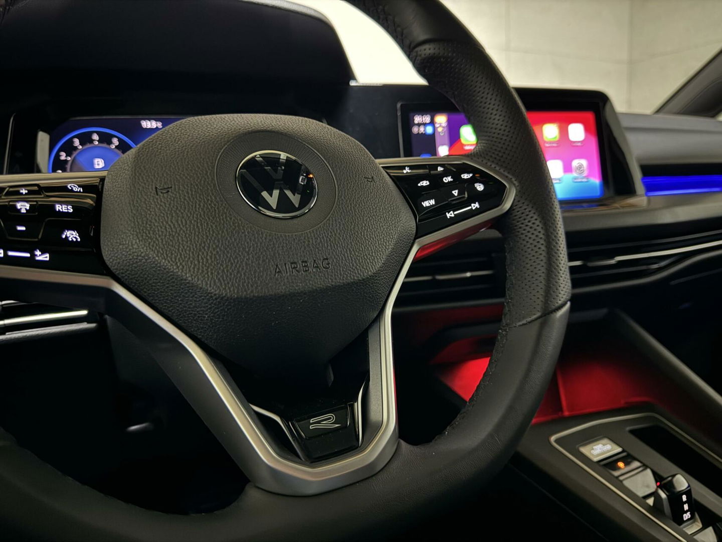 Volkswagen Golf 1.5 eTSI 3x R-Line Pano Carplay Sfeer ACC NAP